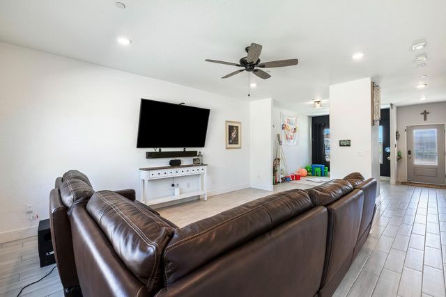 246 Huntington Avenue S, Madera, CA 93636