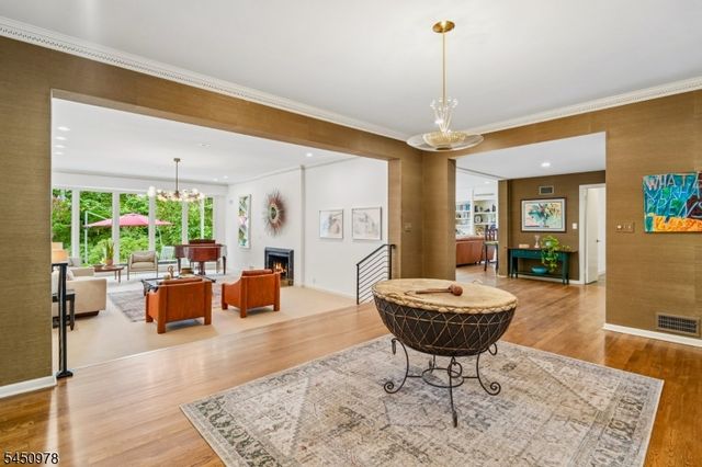 200 Crestwood Dr, South Orange Village Twp., NJ 07079