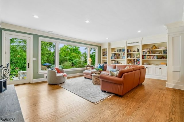 200 Crestwood Dr, South Orange Village Twp., NJ 07079