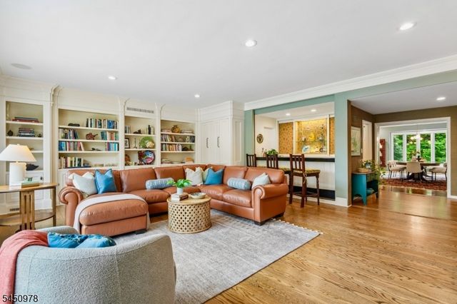 200 Crestwood Dr, South Orange Village Twp., NJ 07079