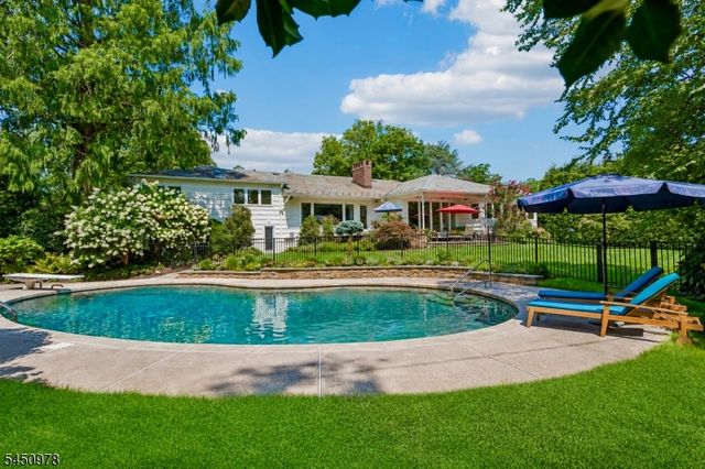 200 Crestwood Dr, South Orange Village Twp., NJ 07079