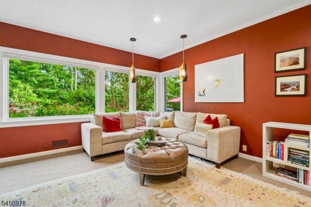 200 Crestwood Dr, South Orange Village Twp., NJ 07079