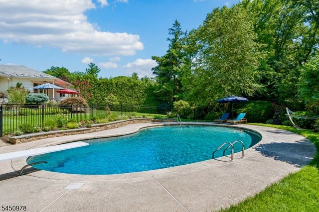 200 Crestwood Dr, South Orange Village Twp., NJ 07079