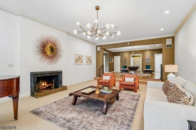 200 Crestwood Dr, South Orange Village Twp., NJ 07079