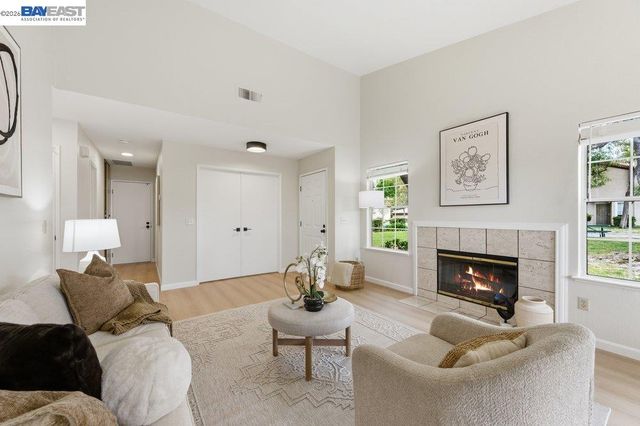 1379 Chateau Cmn, Livermore, CA 94550