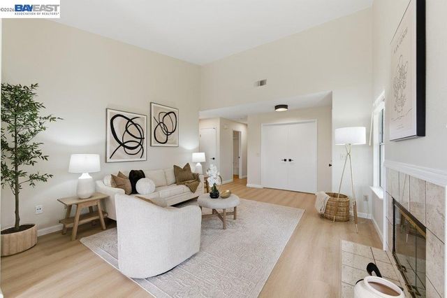 1379 Chateau Cmn, Livermore, CA 94550