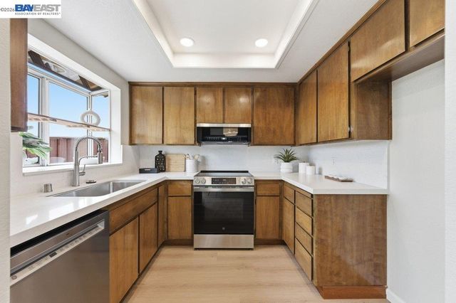 1379 Chateau Cmn, Livermore, CA 94550