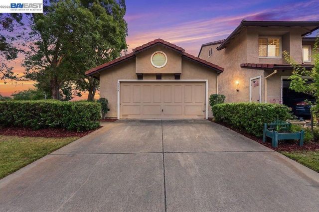1379 Chateau Cmn, Livermore, CA 94550
