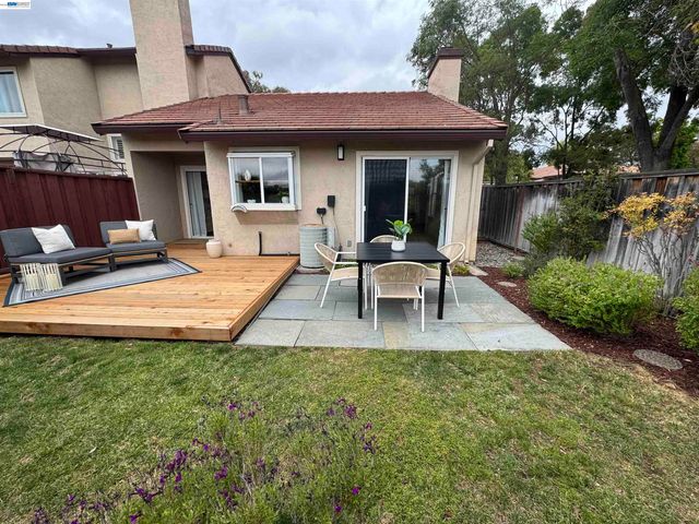 1379 Chateau Cmn, Livermore, CA 94550
