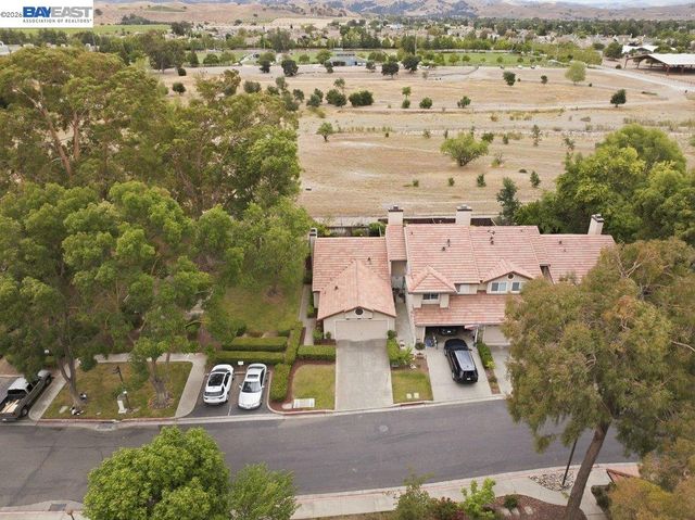 1379 Chateau Cmn, Livermore, CA 94550