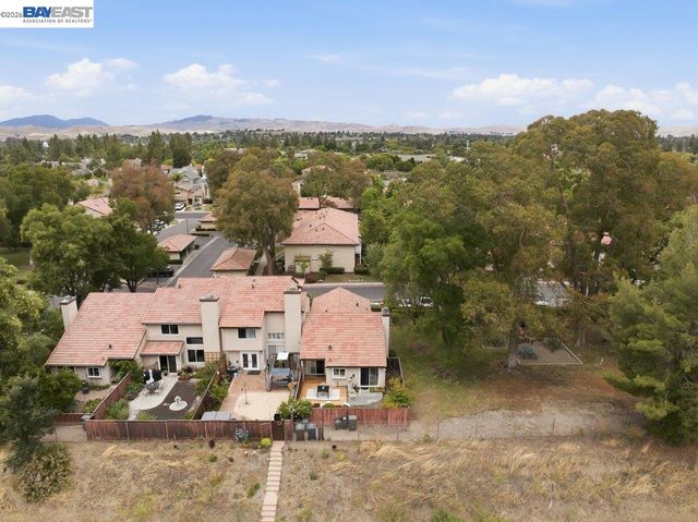 1379 Chateau Cmn, Livermore, CA 94550