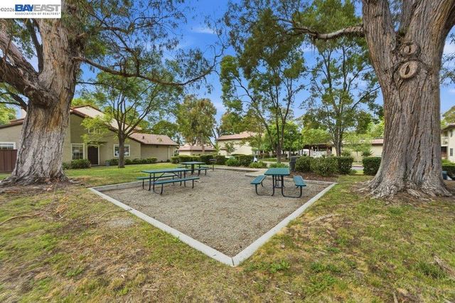 1379 Chateau Cmn, Livermore, CA 94550