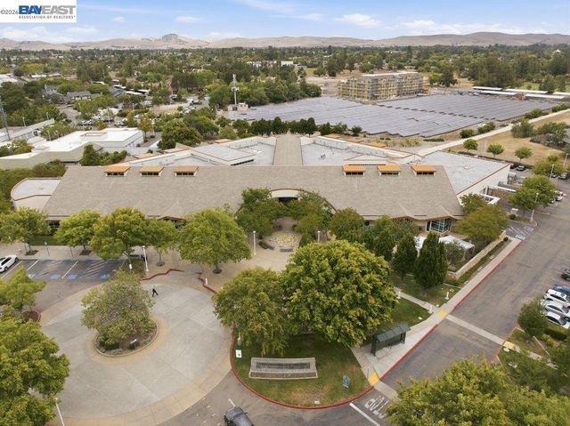 1379 Chateau Cmn, Livermore, CA 94550