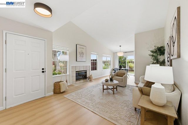 1379 Chateau Cmn, Livermore, CA 94550