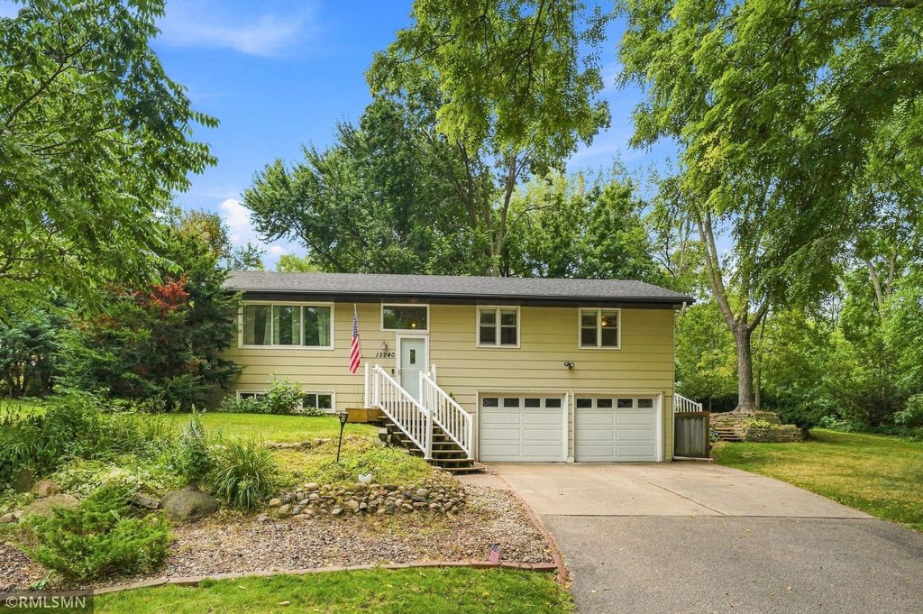 13240 Dahlgren Road, Minnetonka, MN 55305 — photo 2