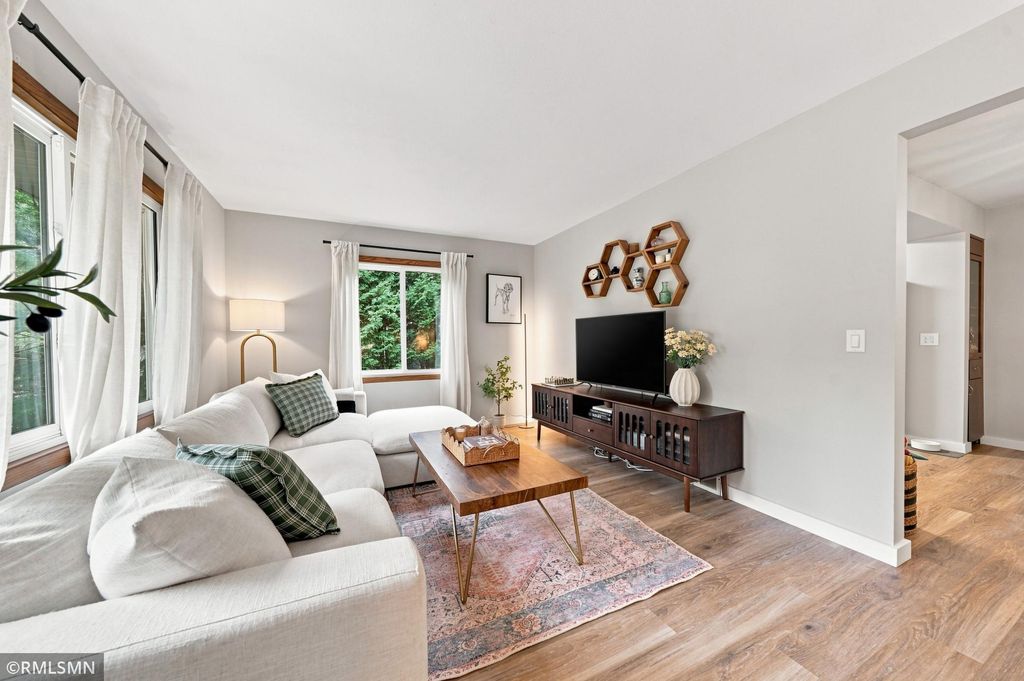 13240 Dahlgren Road, Minnetonka, MN 55305 — photo 4
