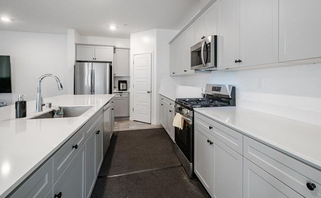 2735 N Redda Road, Fresno, CA 93737