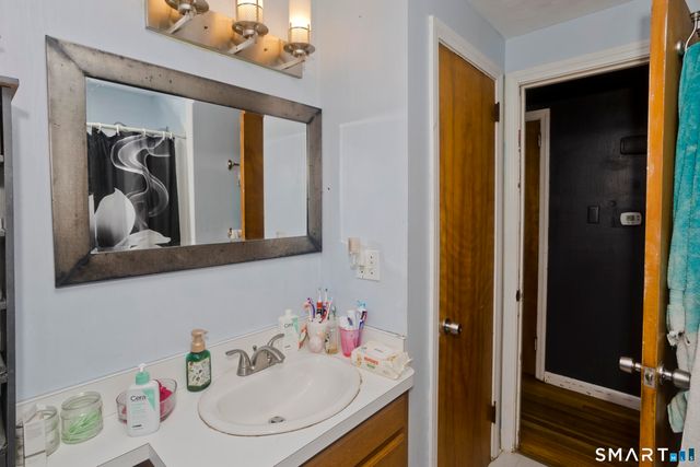 4 Sky Street, Enfield, CT 06082