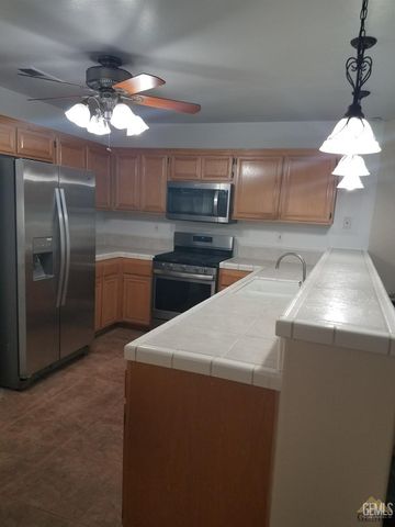 9820 Battersea Park Drive, Bakersfield, CA 93312