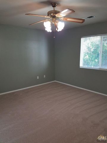 9820 Battersea Park Drive, Bakersfield, CA 93312