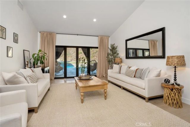 15263 Saddleback Road, Canyon Country, CA 91387