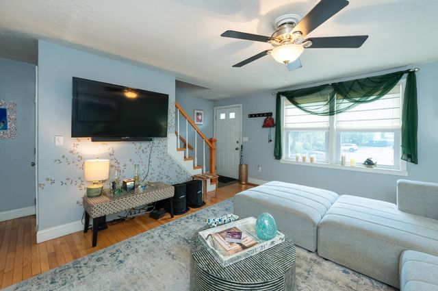 39 Derryfield Court, Manchester, NH 03104