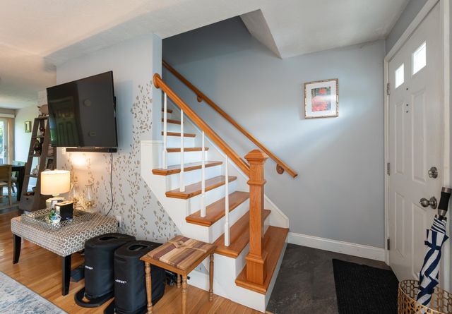 39 Derryfield Court, Manchester, NH 03104