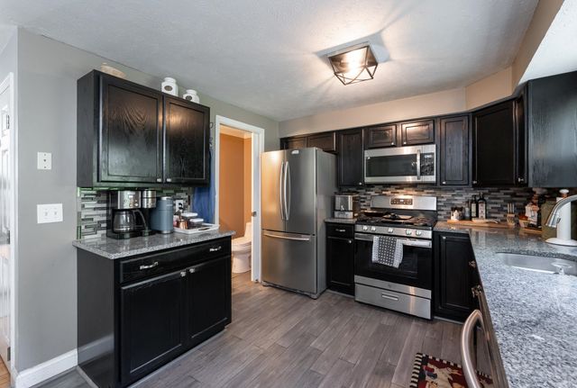 39 Derryfield Court, Manchester, NH 03104