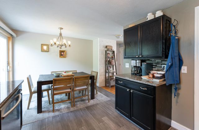 39 Derryfield Court, Manchester, NH 03104