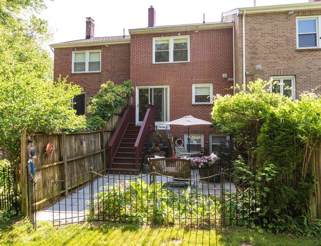 39 Derryfield Court, Manchester, NH 03104