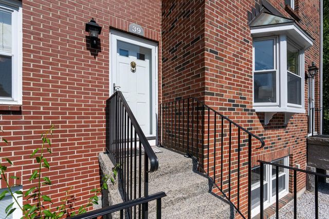 39 Derryfield Court, Manchester, NH 03104