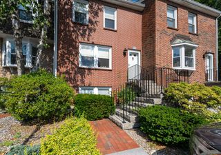 39 Derryfield Court, Manchester, NH 03104