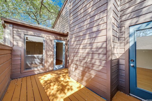 9325 Whisper Pt, San Antonio, TX 78240