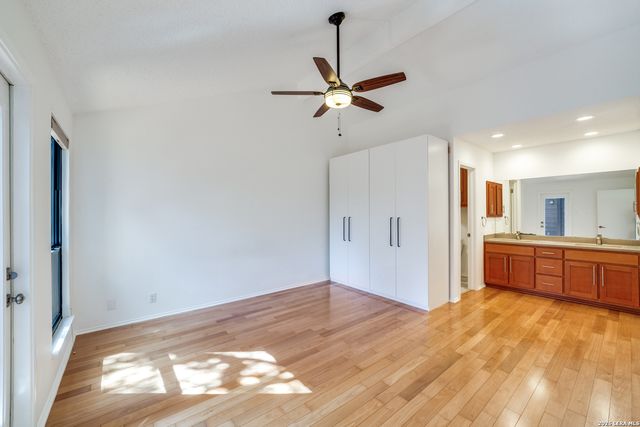 9325 Whisper Pt, San Antonio, TX 78240