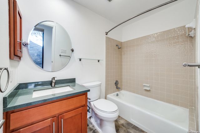 9325 Whisper Pt, San Antonio, TX 78240