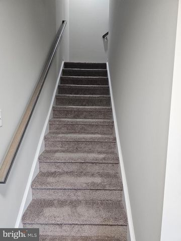 203 FAIRFAX LN, Dover, DE 19901