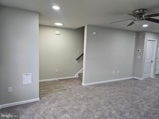 203 FAIRFAX LN, Dover, DE 19901