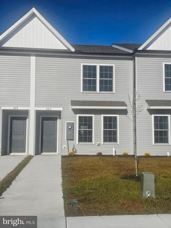 203 FAIRFAX LN, Dover, DE 19901