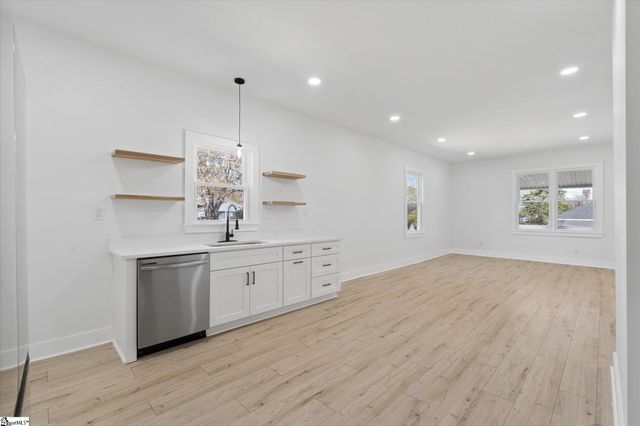 20 4th Avenue, Greenville, SC 29611