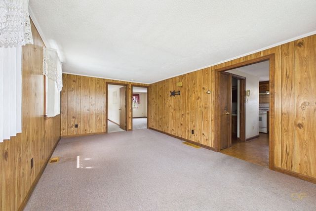 15 Transit St, New Bedford, MA 02740