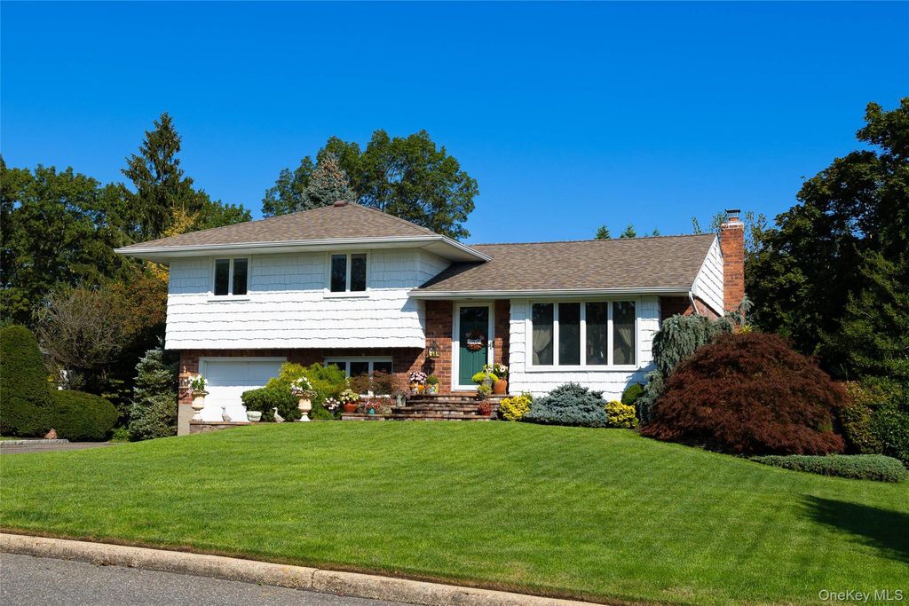 48 Roxbury Drive, Commack, NY 11725