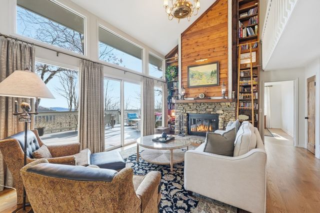 576 Columbine Drive, Big Canoe, GA 30143