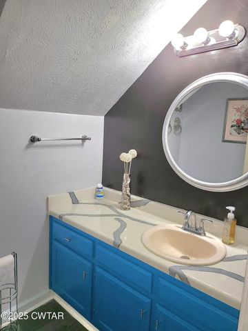 99 Hidden Valley Dr, Jackson, TN 38305