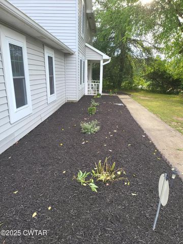 99 Hidden Valley Dr, Jackson, TN 38305