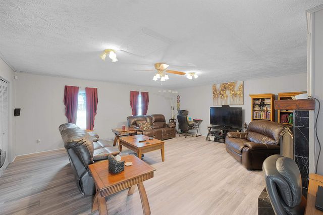 99 Hidden Valley Dr, Jackson, TN 38305