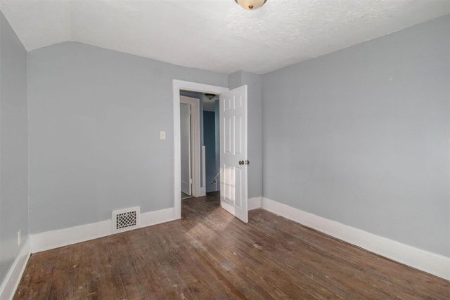 911 W Vine Street, Kalamazoo, MI 49008