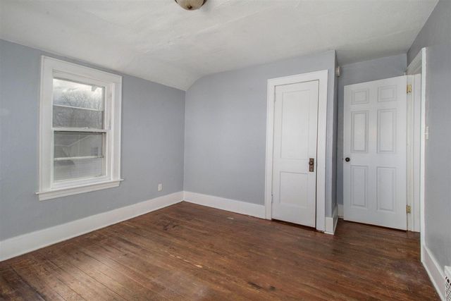 911 W Vine Street, Kalamazoo, MI 49008