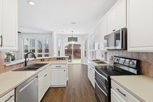 10009 Jessica Street, Fort Worth, TX 76244