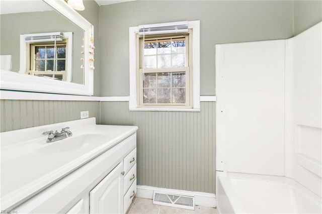 23234 Hanging Tree RD, Courtland, VA 23837