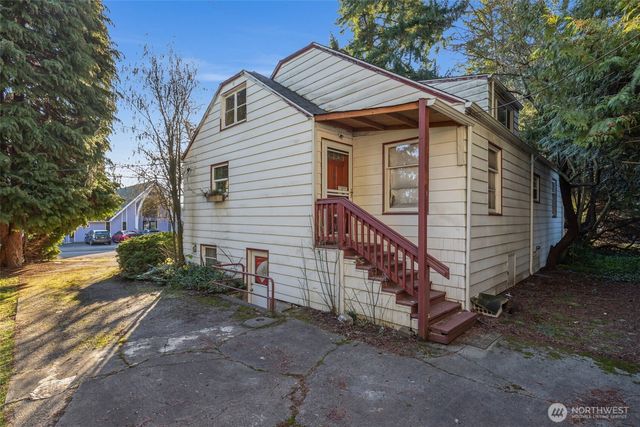 104 NE 120th Street, Seattle, WA 98125